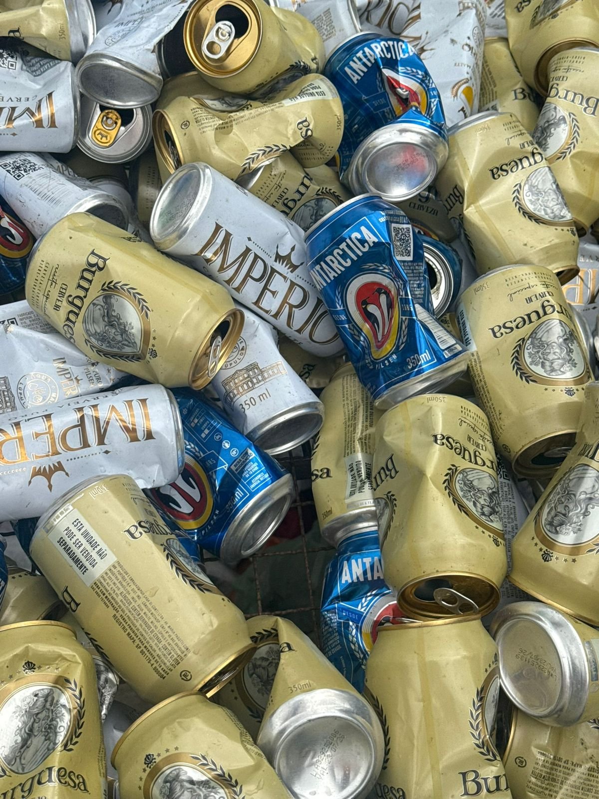 Ferro Velho Juninho paga R$ 10,00 pelo quilo de latinhas de alumínio em Ibaté