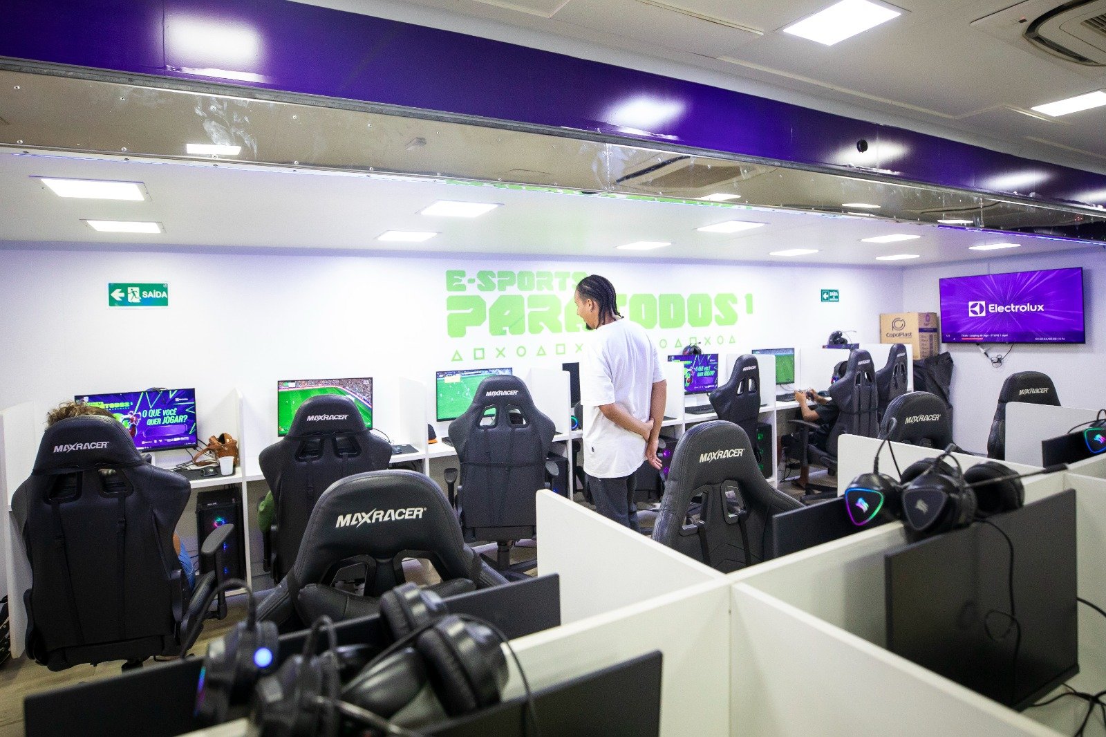 Praça do Mercado Municipal recebe Lan House itinerante com experiência Gamer gratuita até 1º de março