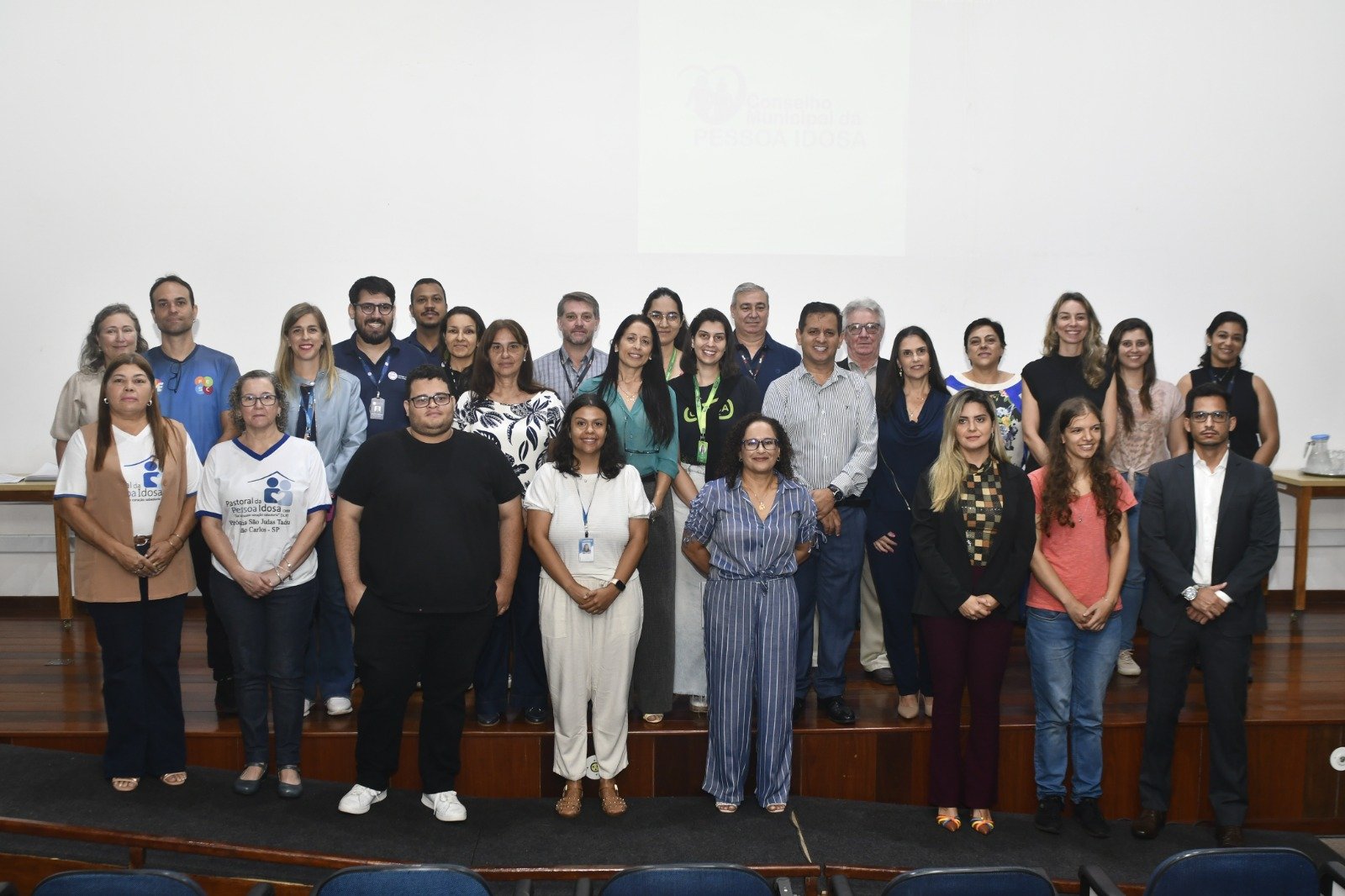 São Carlos empossa conselheiros e reforça debate sobre envelhecimento digno