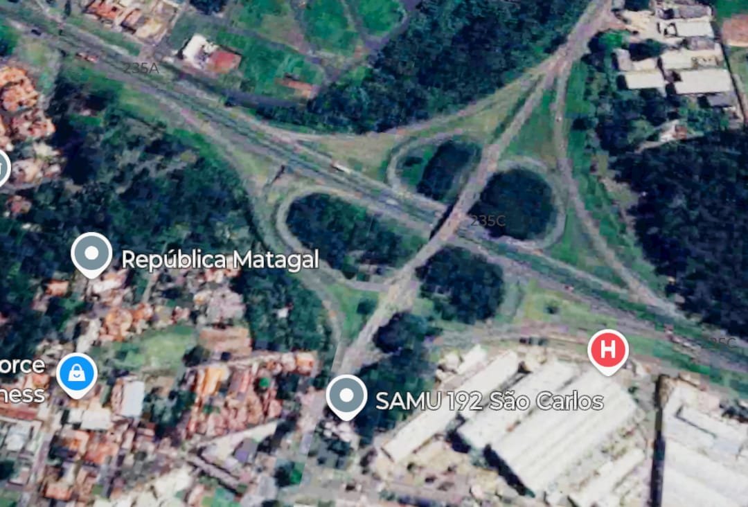 Retirada de canteiro central altera trânsito nesta sexta e sábado