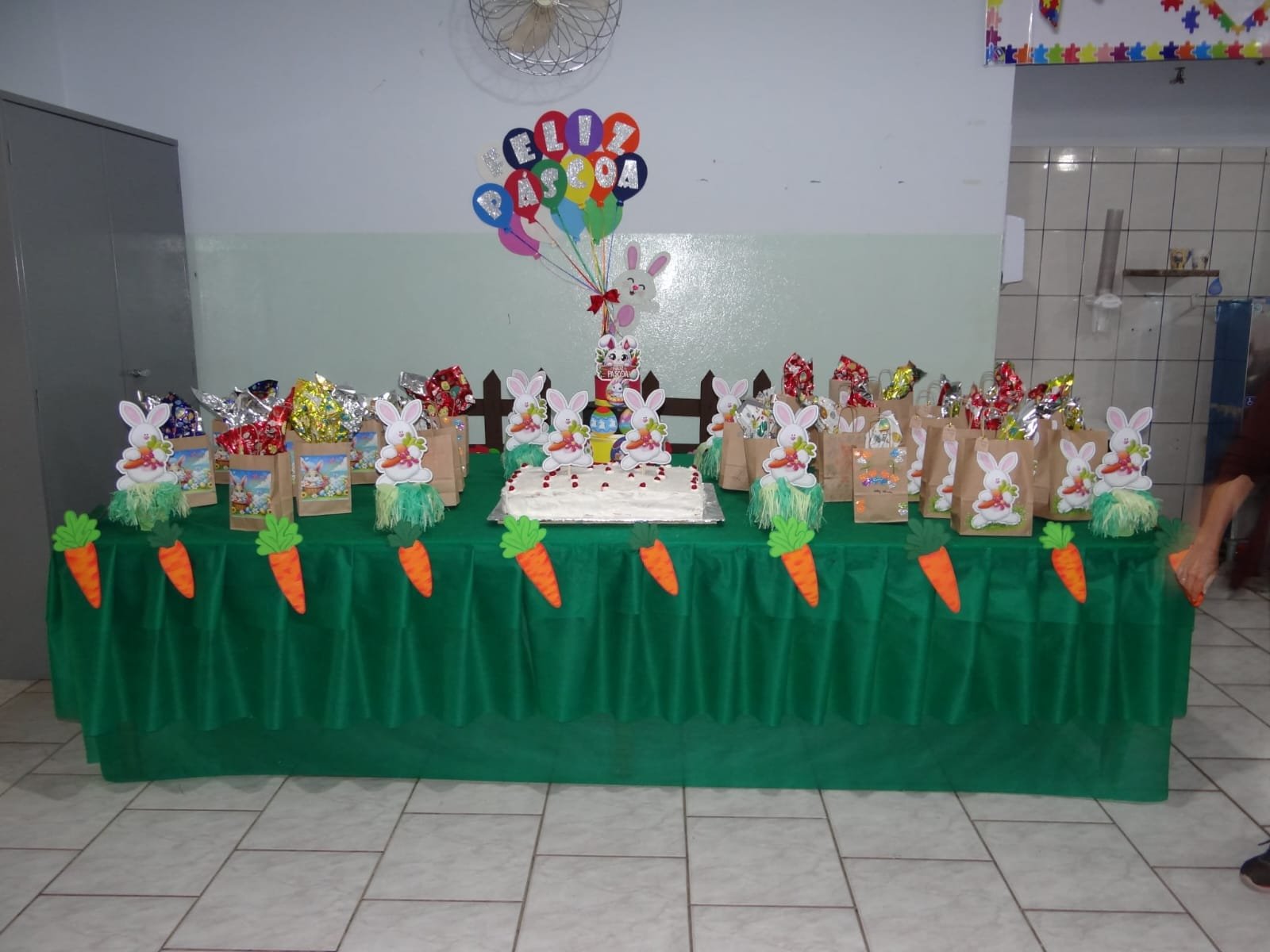 Prefeitura de Ibaté leva alegria da Páscoa a entidades assistenciais e aos idosos