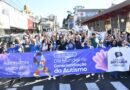 São Carlos reúne centenas em caminhada de conscientização sobre o autismo