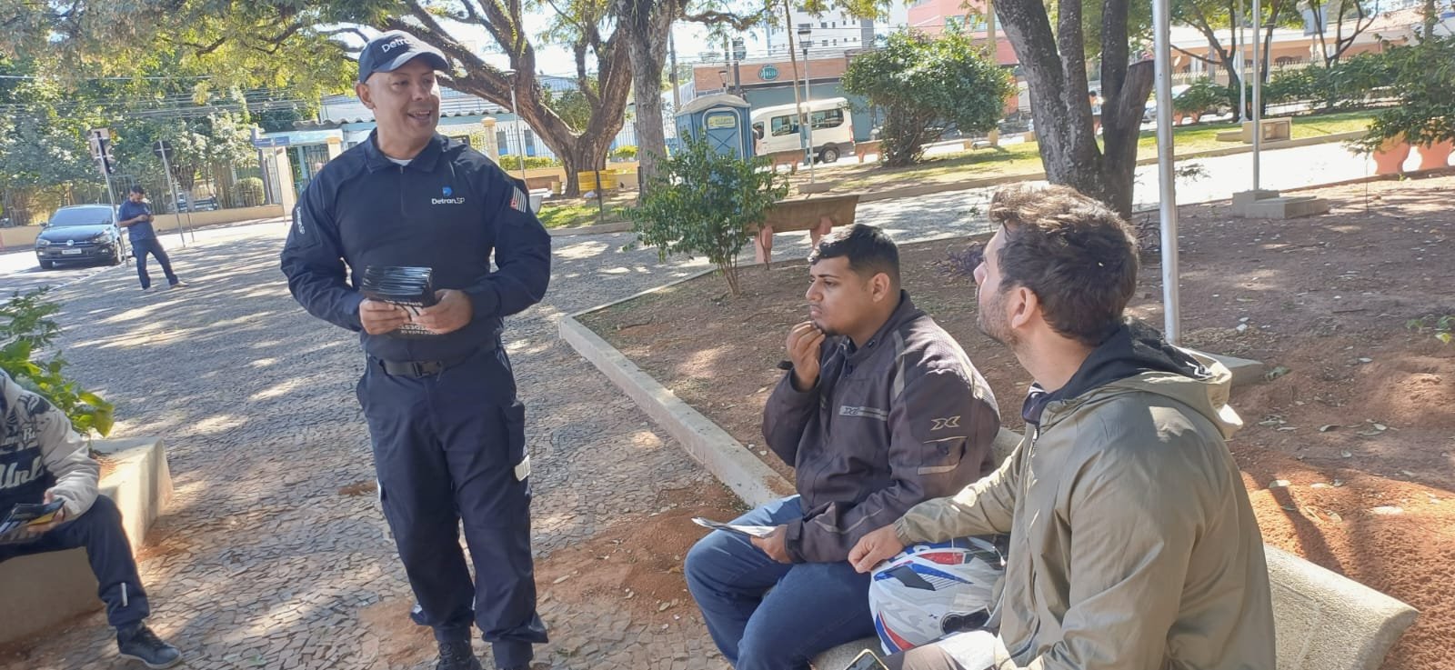 Maio Amarelo: Motociclistas recebem orientações em São Carlos