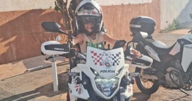 Polícia Militar realiza sonho de menino de 8 anos e participa de aniversário em Ibaté