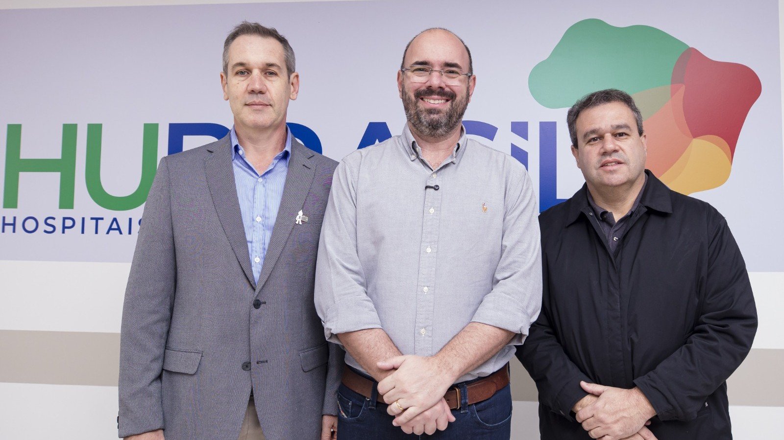 Prefeitura entrega alvará de funcionamento das novas alas do Hospital Universitário