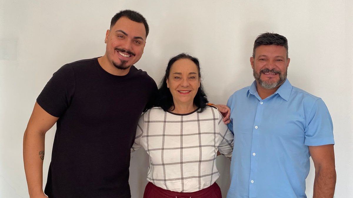 Val Construtor leva demandas de Ibaté à deputada estadual Márcia Lia em reunião em Araraquara