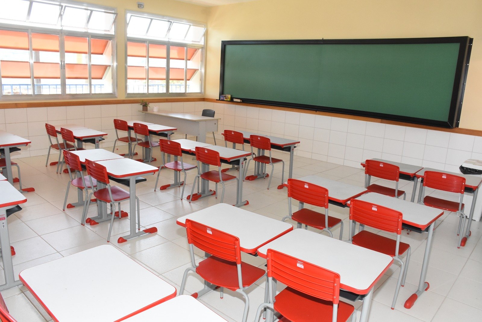Prefeitura abre processo seletivo para a contratação de diretores de escola e coordenadores pedagógicos