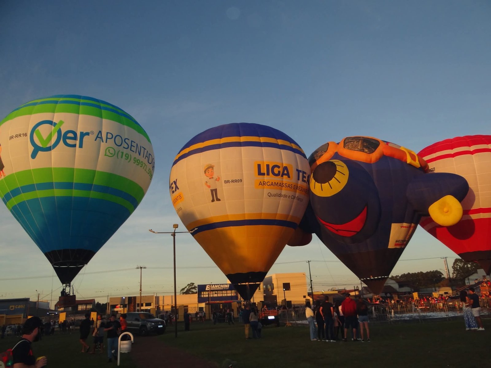 Segunda noite de festividades dos 133 anos de Ibaté foi marcada por muita animação e alegria com o festival de balonismo e shows ao vivo