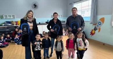 Parceria para o Futuro: Mochilas Cheias de Esperança Chegam à Creche Aracy Pereira Lopes em São Carlos