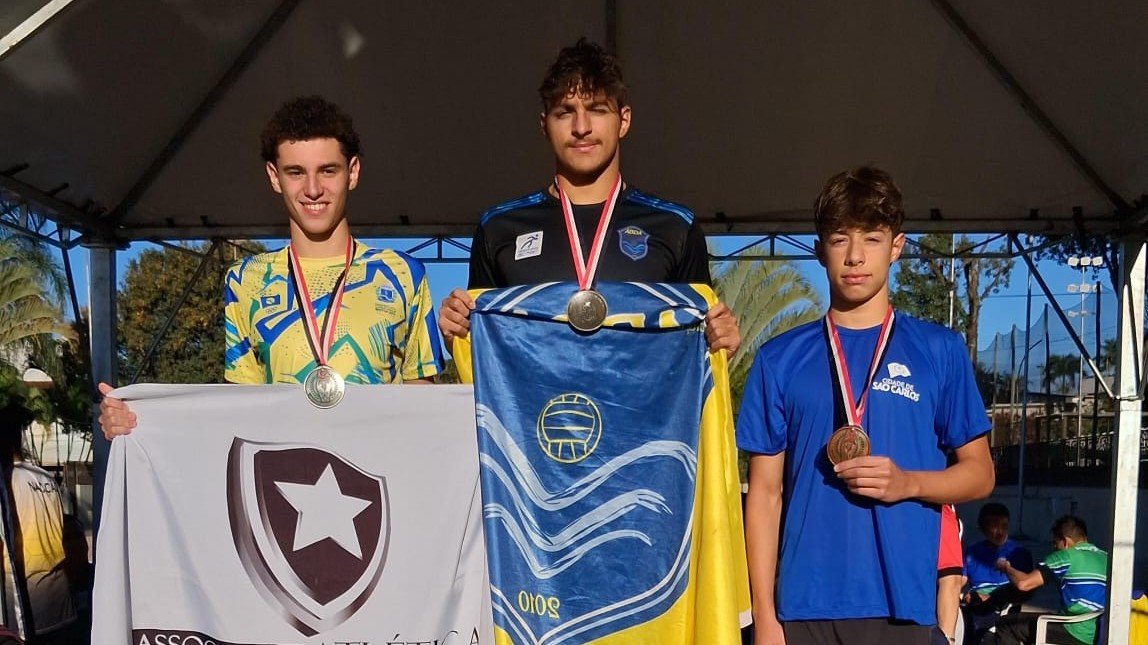 São Carlos conquista prata e bronze na natação dos jogos regionais