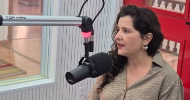 Secretária de Assistência Social de Ibaté destaca avanços e fortalecimento da rede de atendimento em Ibaté durante entrevista de rádio Secretária de Assistência Social de Ibaté destaca avanços e fortalecimento da rede de atendimento em Ibaté durante entrevista de rádio