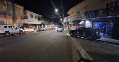 Operação Moralização vistoria 15 bares e interdita estabelecimento por falta de alvará Operação Moralização vistoria 15 bares e interdita estabelecimento por falta de alvará