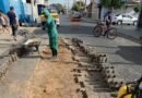Secretaria de Obras realiza manutenção e troca de bloquetes na Rua Antônio Jorge no Jardim Cruzado