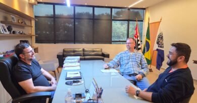 Prefeitura de Ibaté firma acordo de cooperação com o Sest/Senat e amplia benefícios para os servidores municipais Prefeitura de Ibaté firma acordo de cooperação com o Sest/Senat e amplia benefícios para os servidores municipais