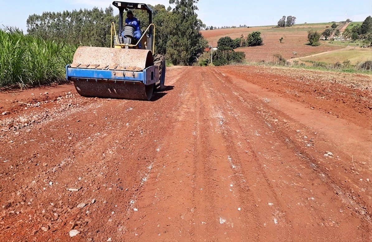 Prefeitura recupera estrada rural que dá acesso ao Santuário da Babilônia