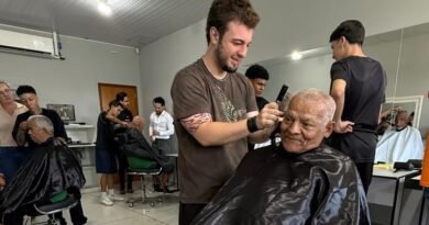 Fesc recebe idosos da Nave Sal da Terra em tarde de cuidado, acolhimento e troca de experiências Fesc recebe idosos da Nave Sal da Terra em tarde de cuidado, acolhimento e troca de experiências